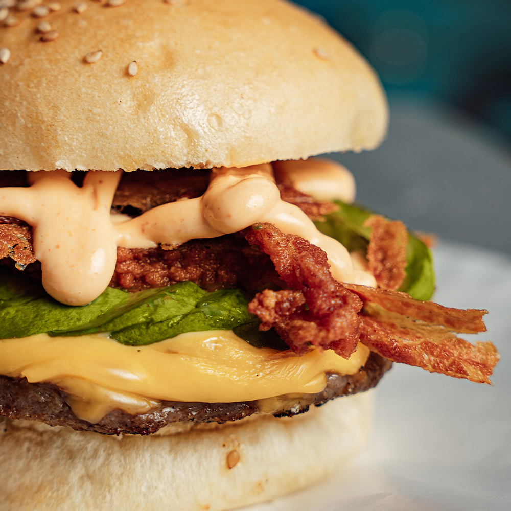 Sriracha cha Bacon Avocado Burger